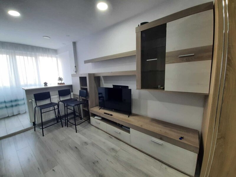 Titan, str. Ghita Serban, ac, tv, renovata