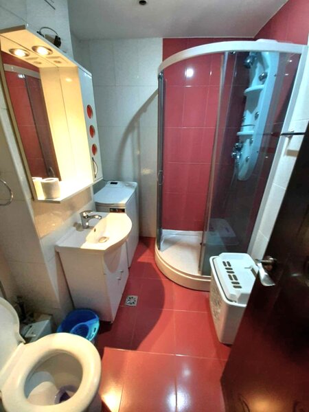 Titan, str. Ghita Serban, ac, tv, renovata