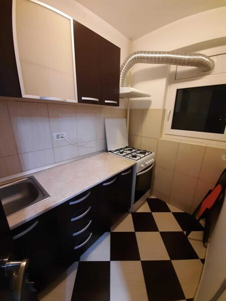 Titan, str. Ghita Serban, ac, tv, renovata