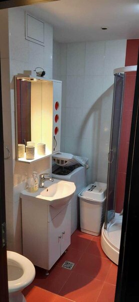 Titan, str. Ghita Serban, ac, tv, renovata